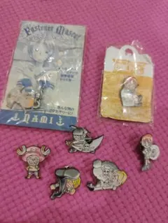 ナミ　ファスナーマスコット　ピンバッジ　チョッパー　ゾロ　サンジ