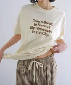 ロゴ刺繍 Tシャツ アイボリー