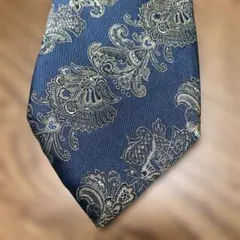 Yves saint Laurent イヴサンローラン　ネクタイ　シルク100%のサムネイル