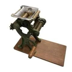 Item thumbnail for item aee94dc9-cc1c-4cfe-8ad2-2c3d1dc19443