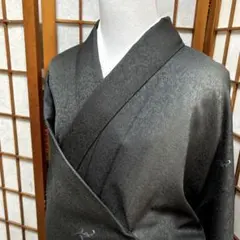 プルメリアです。⭐❣️未使用。結城紬。黒地飛び柄小紋お着物です♪ プルメリア様専用です。⭐❣️未使用。結城紬。黒地飛び柄小紋お着物です