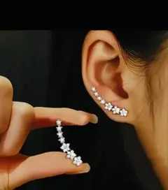星型ストーンデザインピアス(ホワイト)