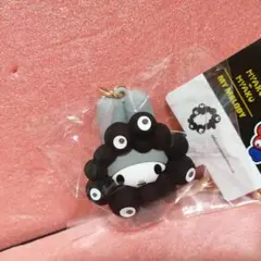 ミャクミャク サンリオ キーホルダー ブラック　マイメロディ　なりきり　コラボ