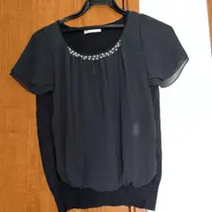 ブラック 半袖 シフォン パール装飾 カットソーのサムネイル