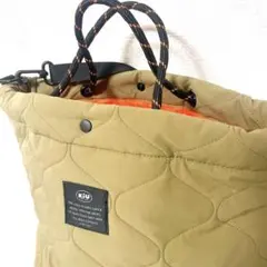 KiU（キウ）キルティングパデッドトートバッグカーキ　2WAY ショルダー
