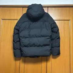 ブラックダウンジャケット フード付き