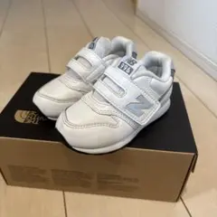 ニューバランススニーカー