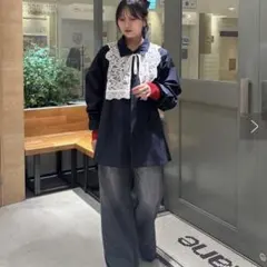 Kastane レース付きフレアトレンチコートのサムネイル