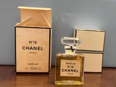 CHANEL 香水 7ml   N°19 オードゥ パルファム（ヴァポリザター）