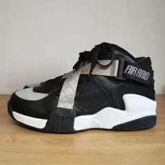 大人気 NIKE AIR RAID BLACK/GREY-WHITE 26