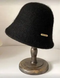 黒のフェルトハット　バケハ