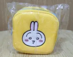 ちいかわ カラビナつき刺繍スクエアミニポーチ　うさぎ