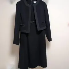 ブラックジャケットとワンピースセット