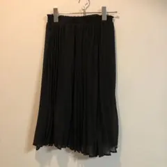 プリーツ薄手レディース　春夏物スカート　プリーツスカート　ブラック　膝下スカート