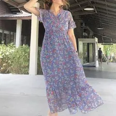 ECLIN エクラン　カシュクール　ワンピース　ブルー　小花柄　リゾート　春夏のサムネイル