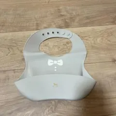 新品未使用　Cottoli シリコンお食事エプロン 蝶ネクタイ 木馬
