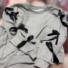 リボン付きグレー トレーナー