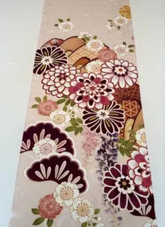 京友禅　はぎれ〈5755〉ダリア　桜　藤の花　灰桜地模様　着物　振袖　ブライス