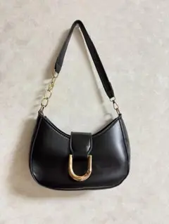 黒いショルダーバッグ ゴールド金具