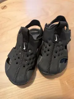 Nike キッズ用 ブラックサンダル サンレイプロテクト　12cm