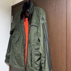 adidas オリーブグリーン ナイロンジャケット