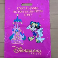 Item thumbnail for item 1e072106-5f20-4e90-954c-a12eb1e1a650