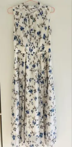 【美品】　アプワイザーリッシェ　ノースリーブ　フラワープリーツワンピース