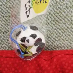 パンダ　紙でできた手作りストラップ