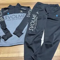 SVOLME ジャージ 上下セット L グレーのトップ新品未使用 SVOLME ジャージ 上下セット L グレーのトップ新品未使用 ウェア SVOLME