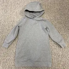 削除予定です。ユニクロ　ロングパーカー　120 ライトグレー