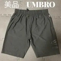 美品　UMBRO アンブロ オールブラック　ショートパンツ　黒のサムネイル