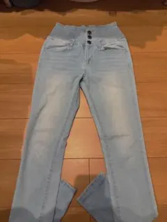 ハイウエスト ライトブルースキニーデニム