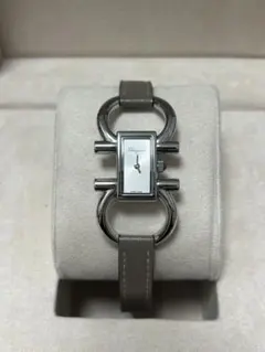 SalvatoreFerragamoフェラガモレディース腕時計　ダブルガンチーニのサムネイル