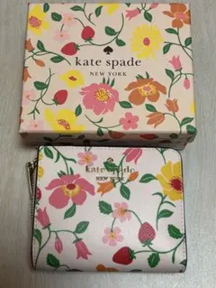 ケイトスペード　花柄　苺柄　二つ折り財布　Kate spade newyorkのサムネイル