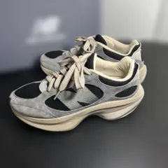 ニューバランス　New Balance Warped Runnerのサムネイル