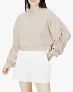 Reebok リーボック　ボリュームスリーブ クロップドスウェット