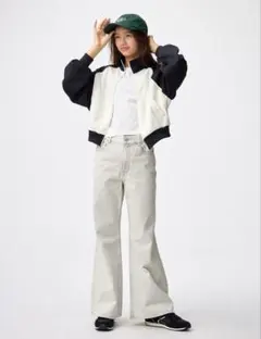 GU ガールズ　リラックスワイドフレアジーンズ S