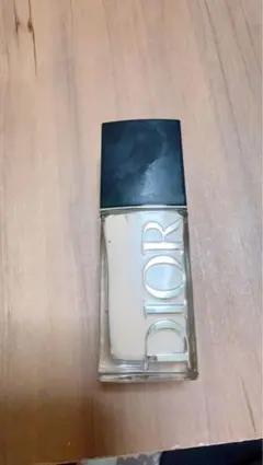 Dior Forever Skin Glow リキッドファンデーション