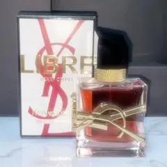 リブレ オーデパルファム ベリークラッシュ30mL・ノベルティポーチ