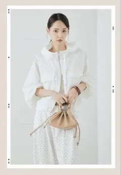 ナイロンボリュームWジップパーカーブルゾン　オフ　esica エシカ　同型