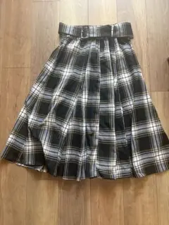 シンプリシテェチェックスカート