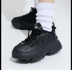 美品 オズガイア　22.5cm 厚底　スニーカー　黒 adidas アディダス