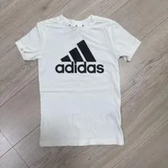 adidas Tシャツ　130cm