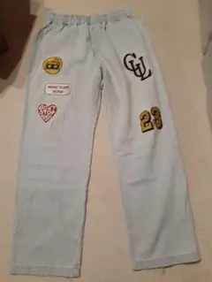 Spins ワッペン付き ストレートデニムパンツ ライトブルーのサムネイル