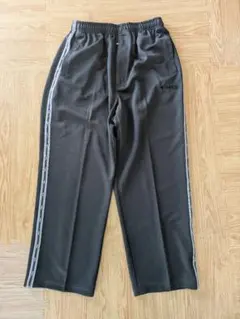 黒縦ライン入りパンツ 股下61〜62