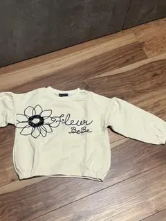 BeBe 花柄刺繍 トレーナー 110のサムネイル