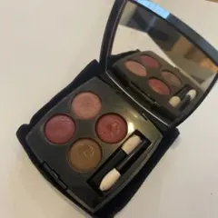 CHANEL レ キャトル オンブル 362 カンドゥールエプロヴォカシオン