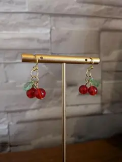 チェリーデザインピアス