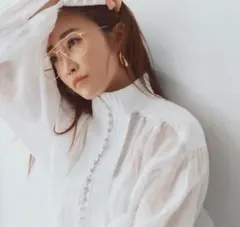 タグ付き】新品 カデュネ 神崎恵 タックボリュームブラウス - メルカリ