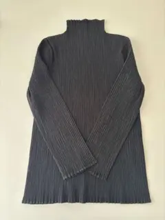ISSEY MIYAKE 長袖　ハイネック/ブラックのサムネイル